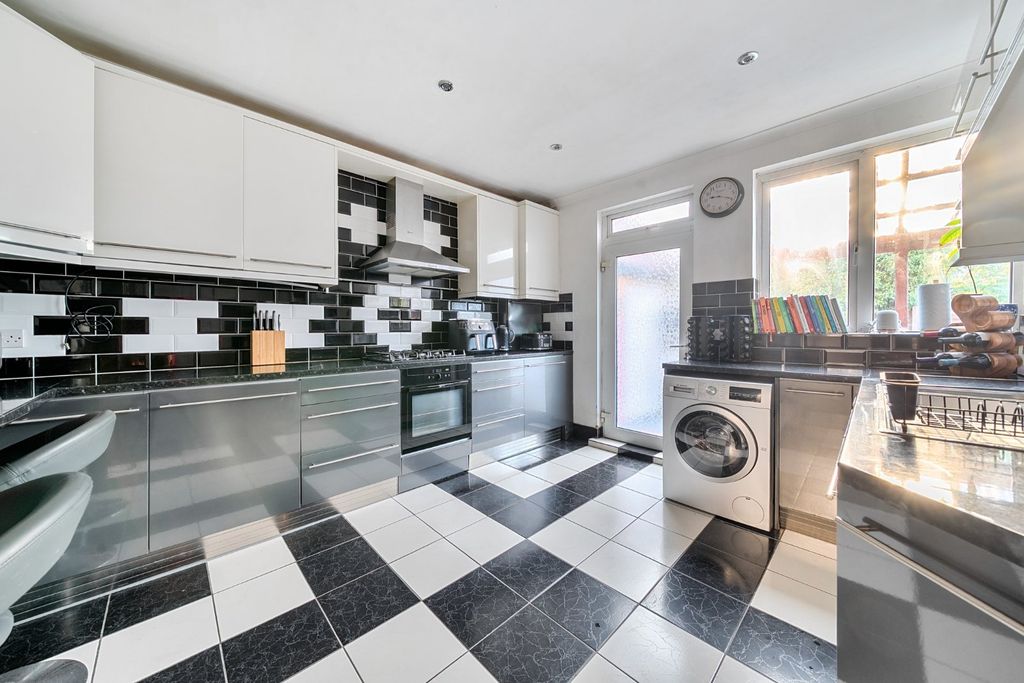 Property photo 2 of 12 Picture No. 08