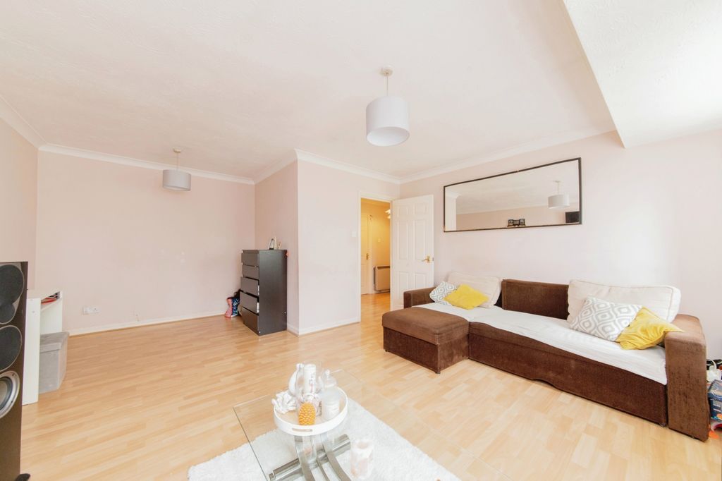 Property photo 3 of 9