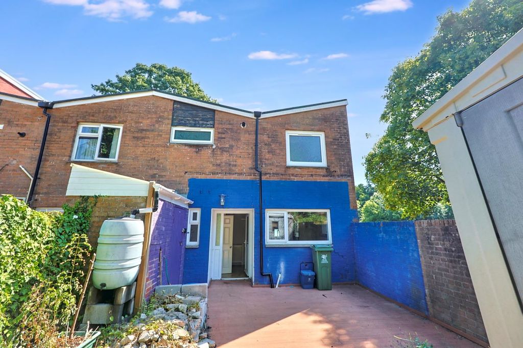 Property photo 3 of 12