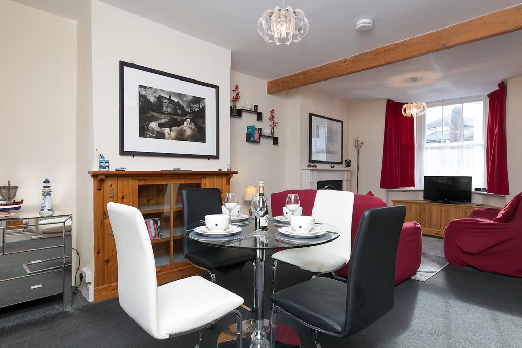 Property photo 3 of 12