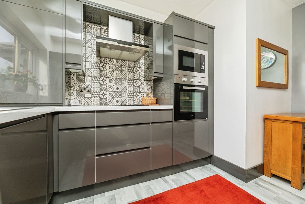 Property photo 3 of 20 2A8A5699