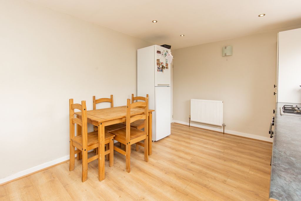 Property photo 3 of 11 Dining Area
