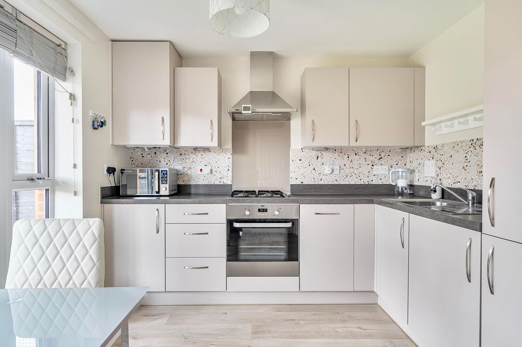 Property photo 2 of 20 Kitchen/Dining Room (1)