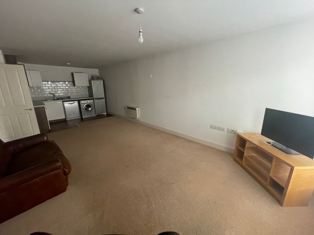 Property photo 2 of 7 Kitchen