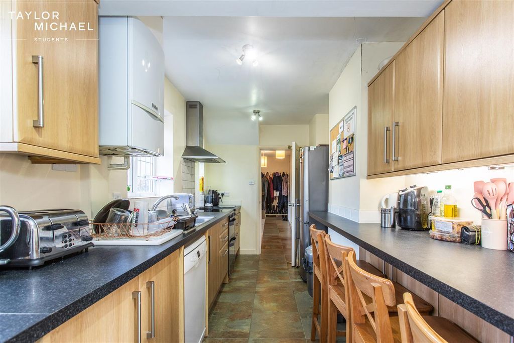 Property photo 2 of 23 Kitchen