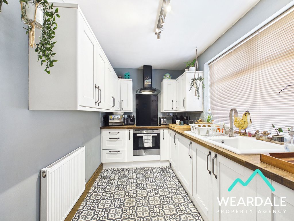 Property photo 3 of 28