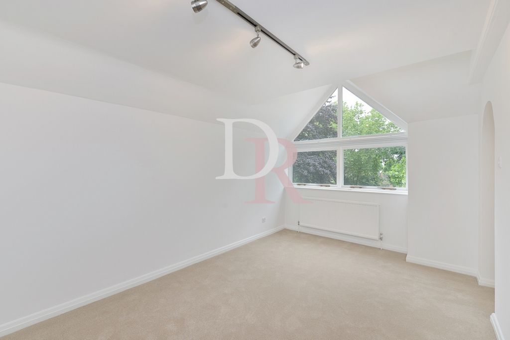 Property photo 2 of 14 Dining Room