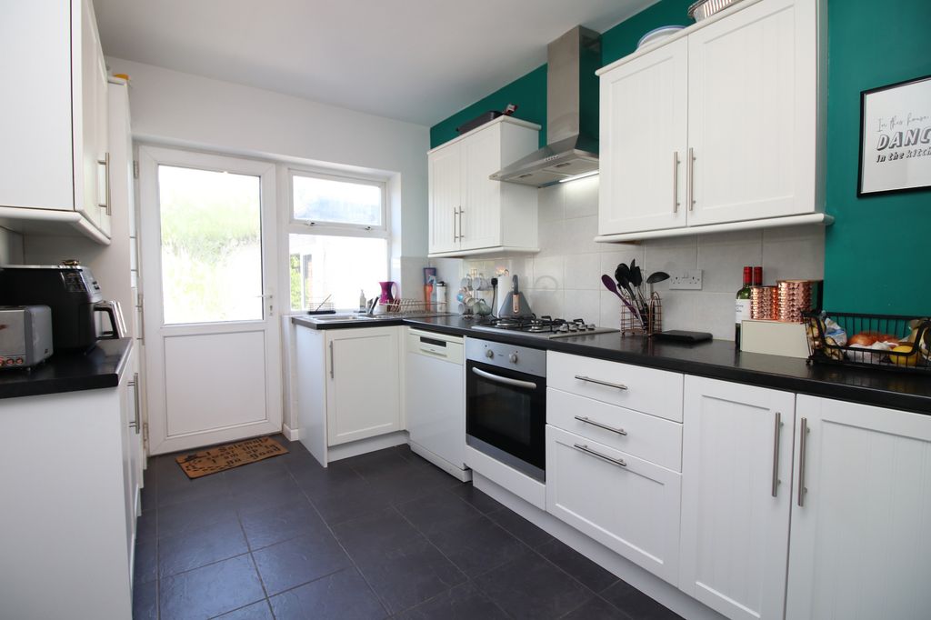 Property photo 2 of 22