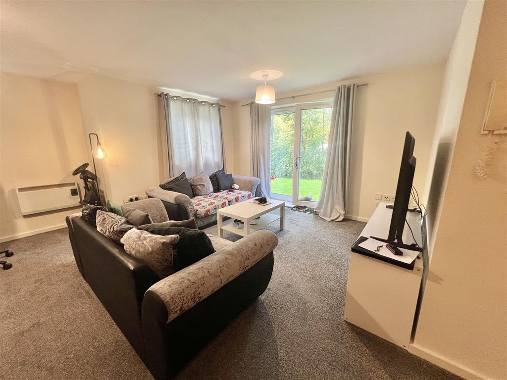 Property photo 3 of 12