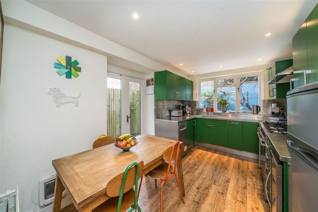 Property photo 3 of 11