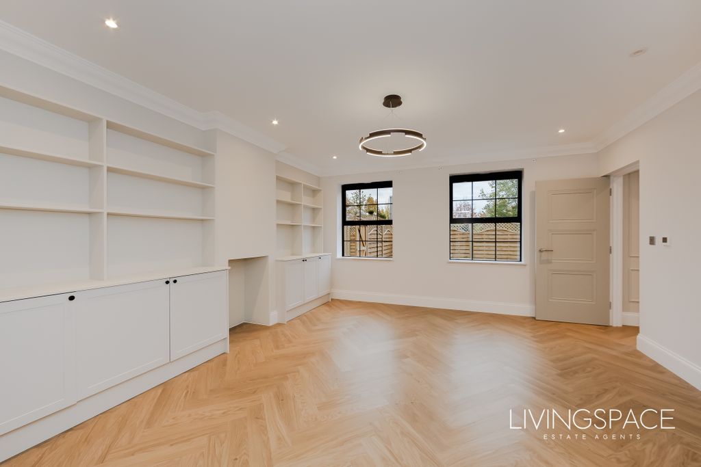 Property photo 3 of 22