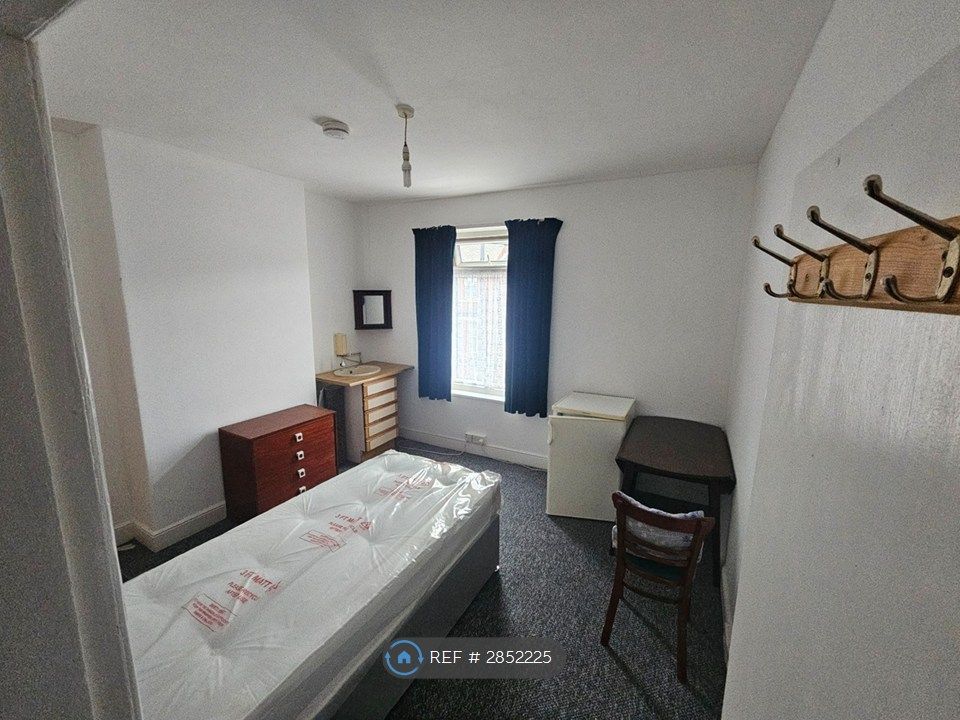 Property photo 2 of 6