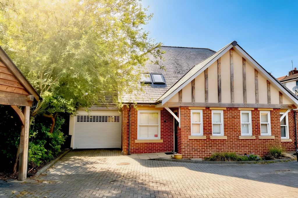 Property photo 1 of 11 Two / Three Bedroom Chalet Home