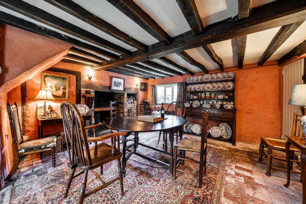 Property photo 3 of 44