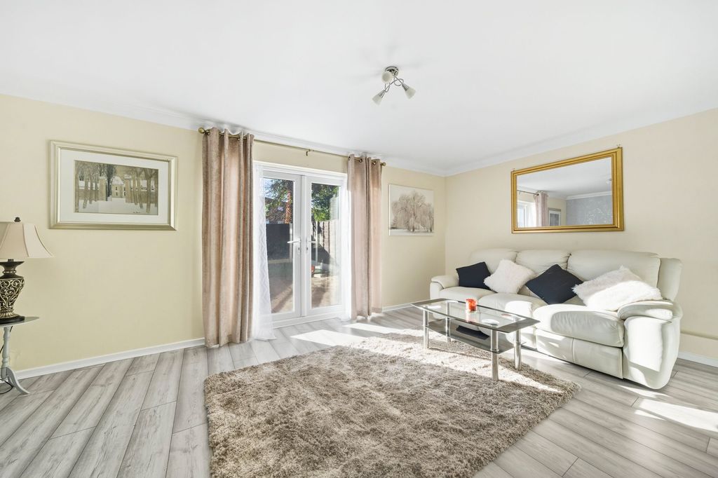 Property photo 2 of 19