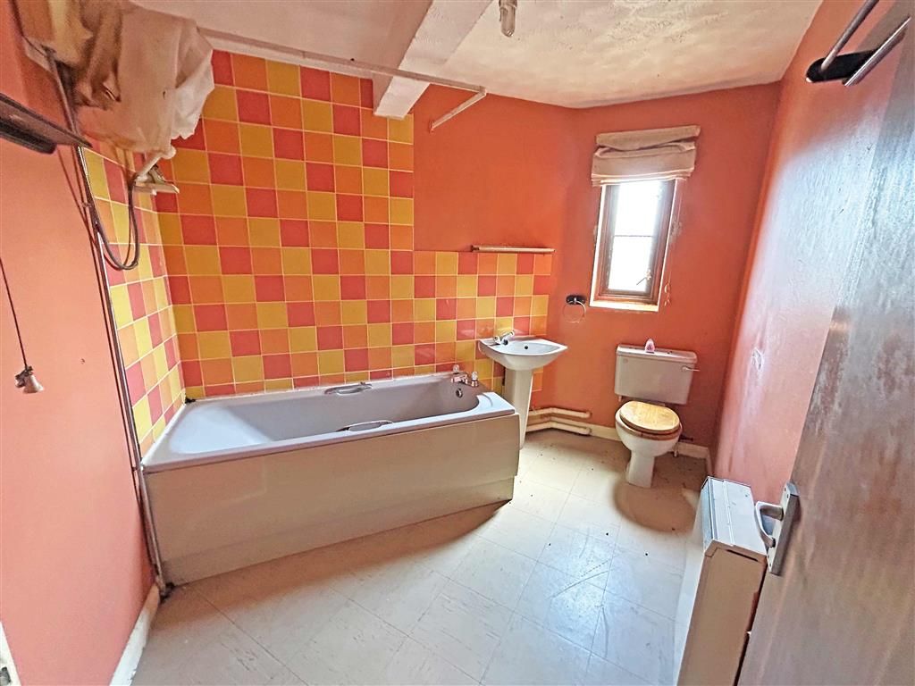 Property photo 3 of 5