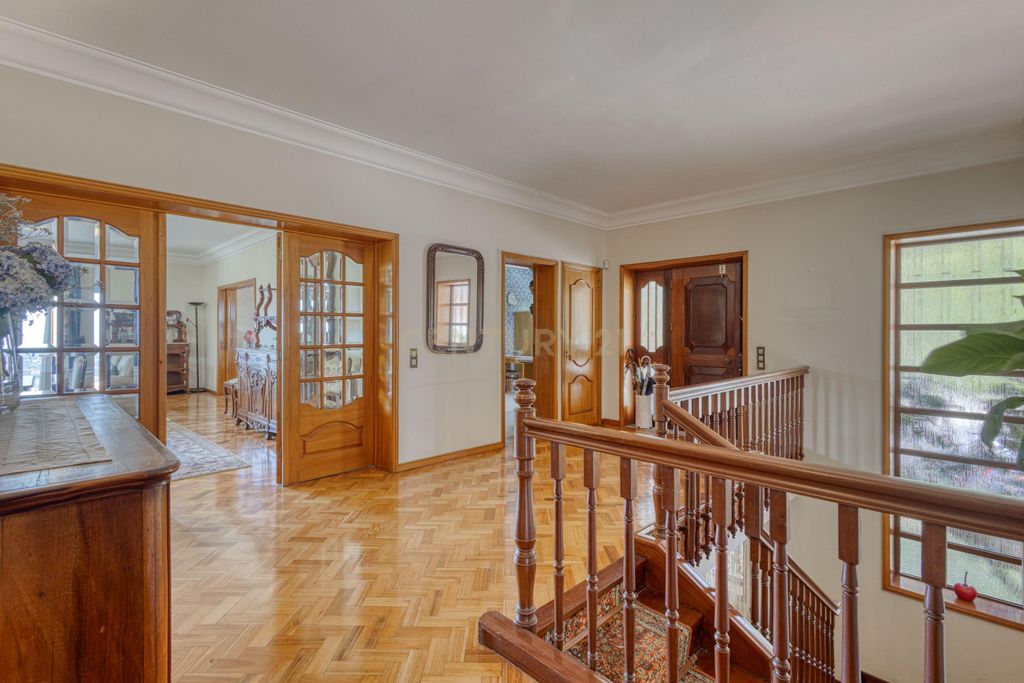 Property photo 3 of 44