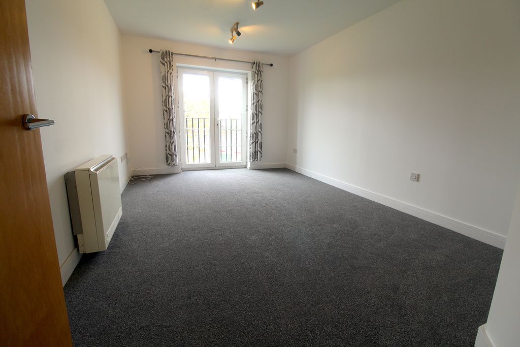 Property photo 3 of 9 Living Room