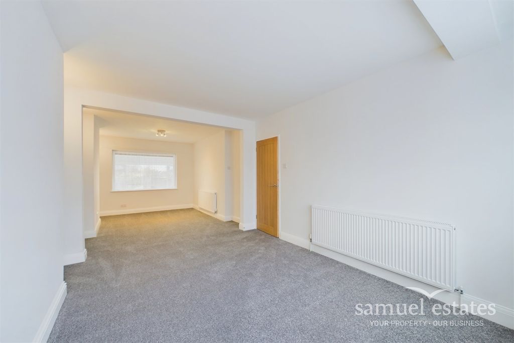 Property photo 2 of 19 Living Room