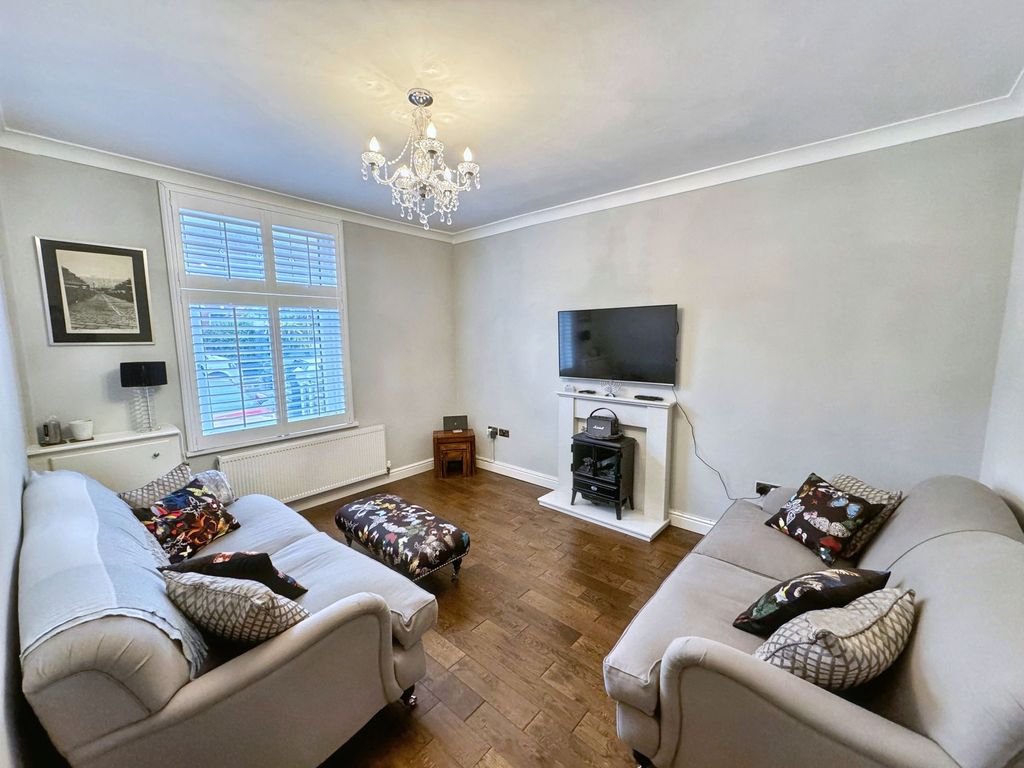 Property photo 2 of 22