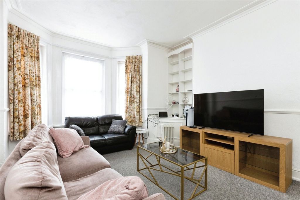 Property photo 2 of 10 Picture No. 08