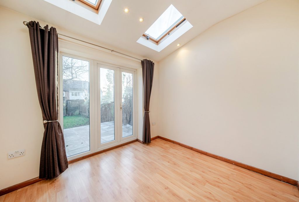 Property photo 3 of 17 1394296-14-69452c...