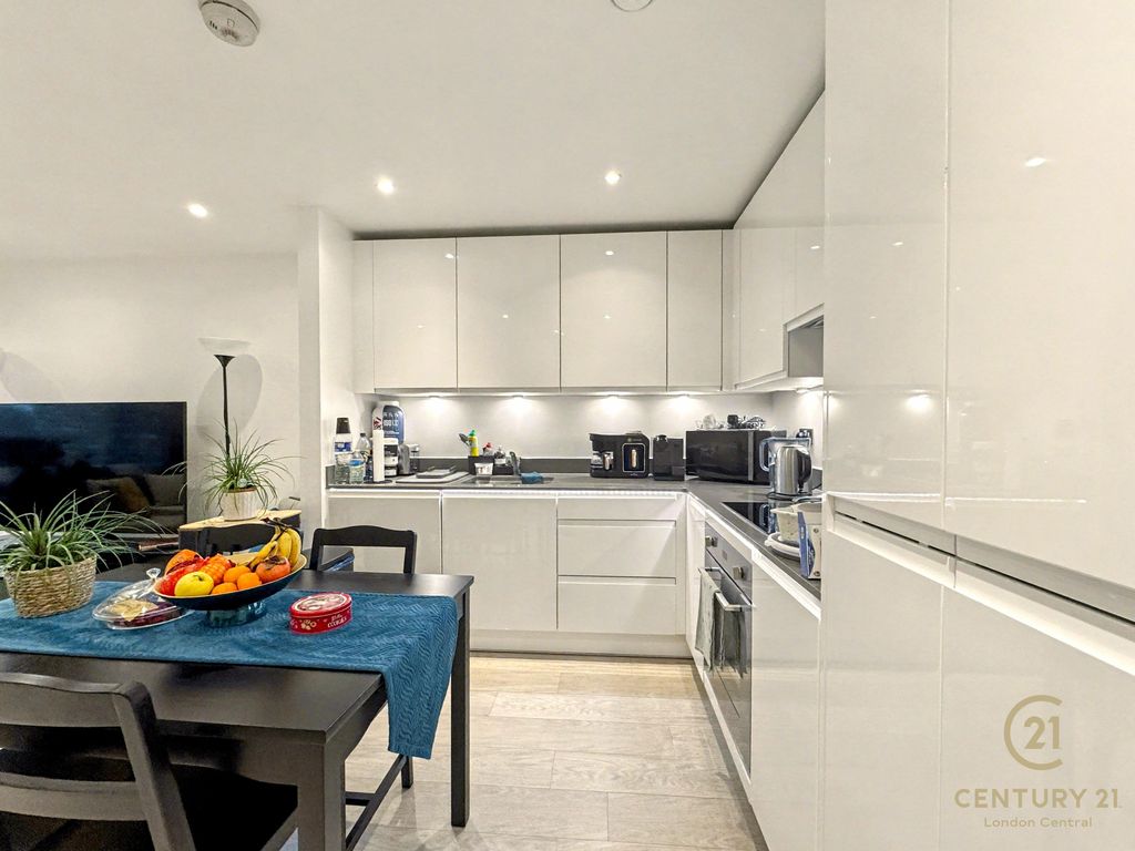 Property photo 3 of 21