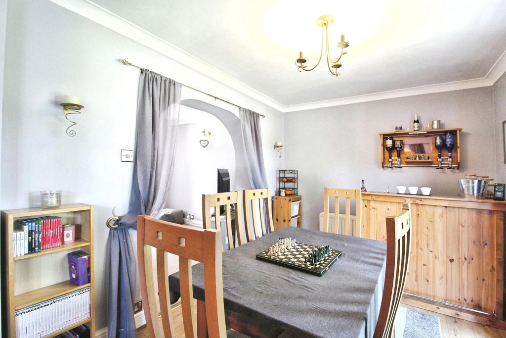 Property photo 3 of 39 Pbox-Img.Jpg