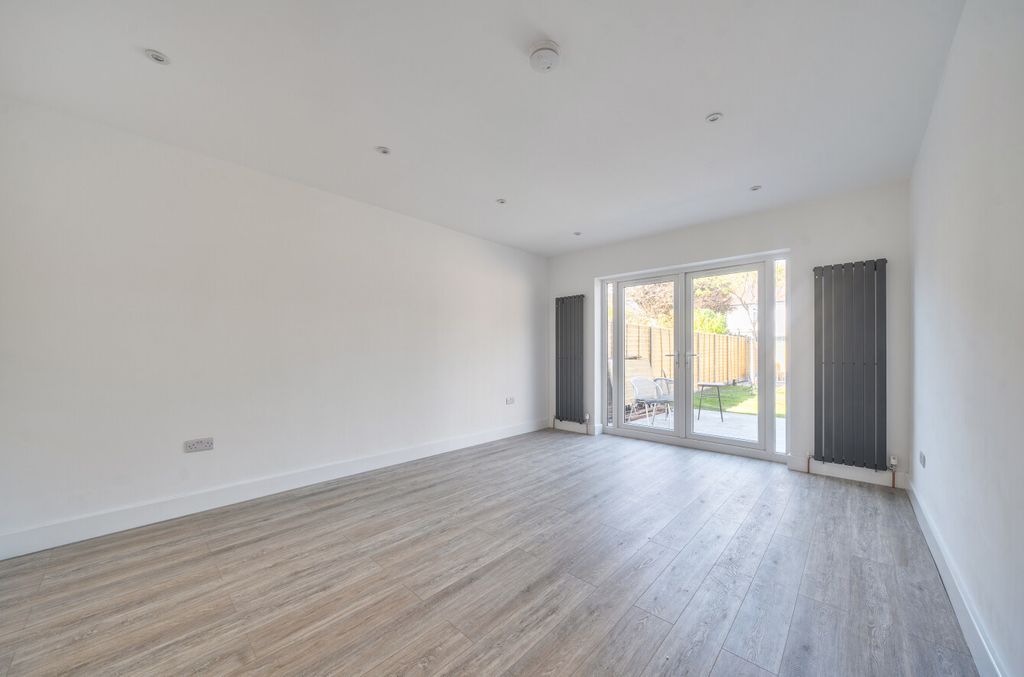 Property photo 3 of 21 1407379-1-69Ea432...
