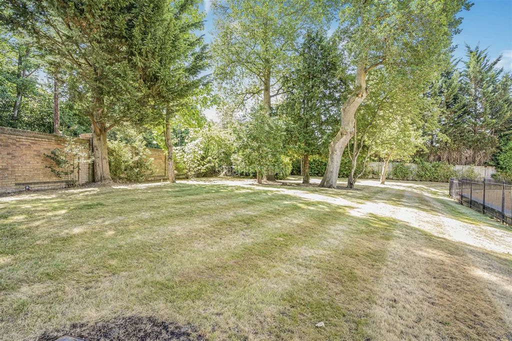 Additional image 23 of 3 bed flat to rentCockfosters Road, Hadley Wood EN4