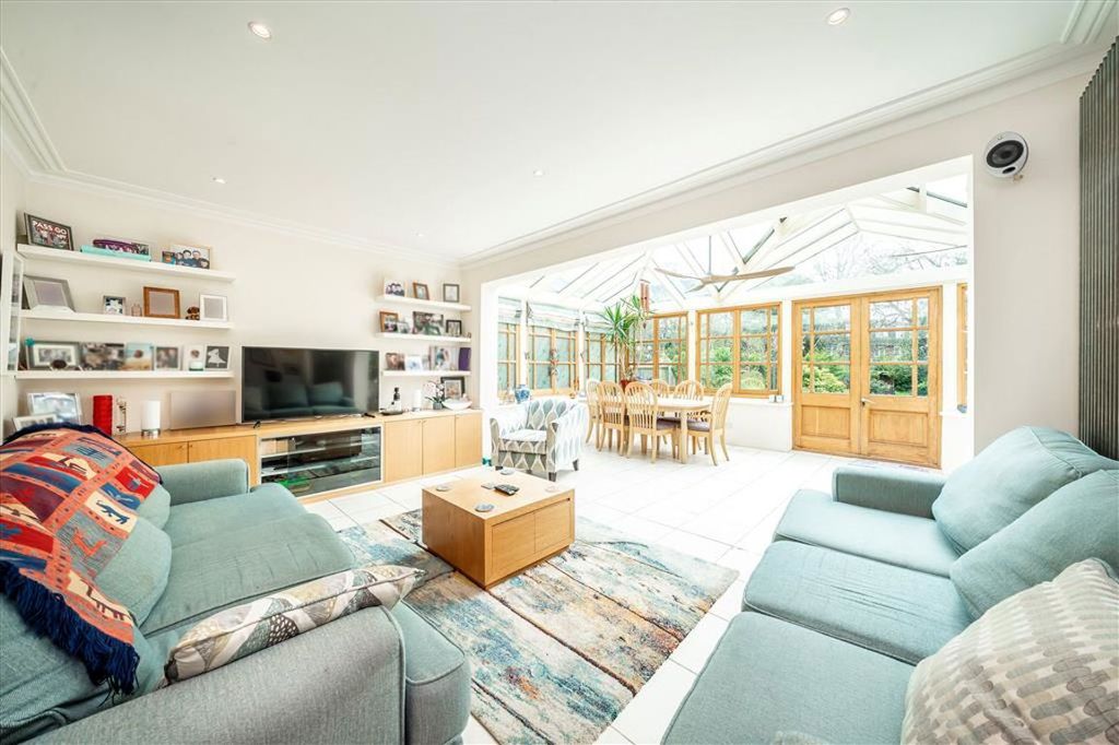 Property photo 3 of 6