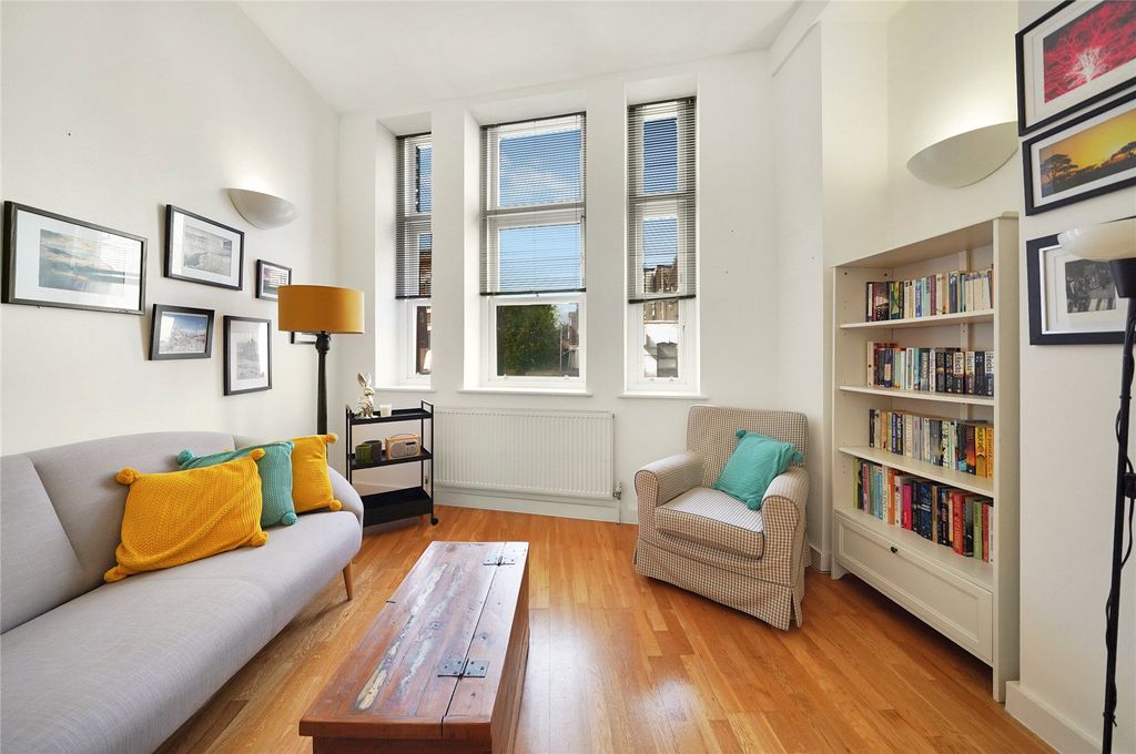 Property photo 2 of 17 Picture No. 15