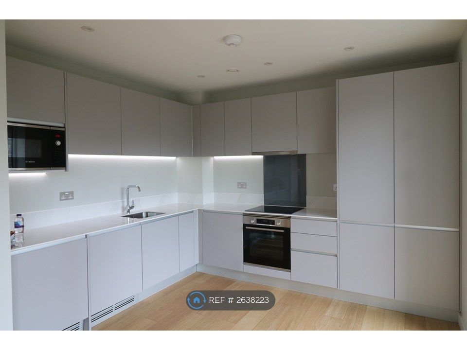 Property photo 3 of 10 Kitchen