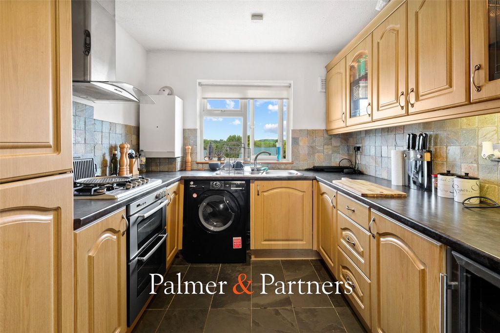 Property photo 2 of 6 Picture No. 07