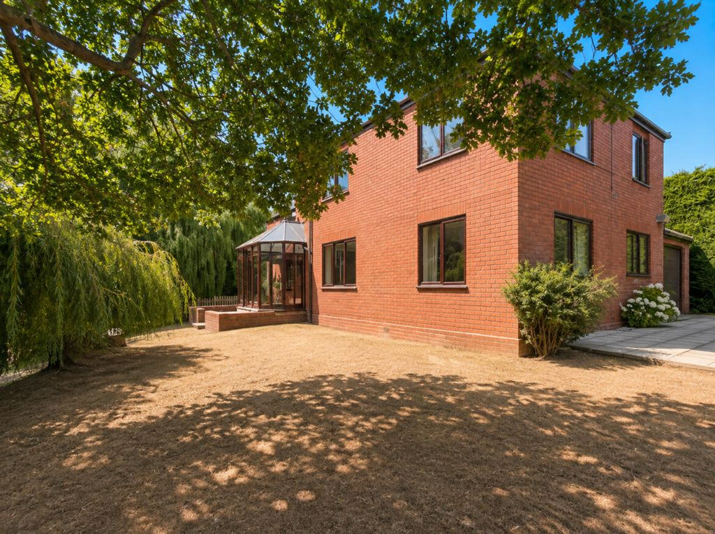 Property photo 3 of 19 Exterior