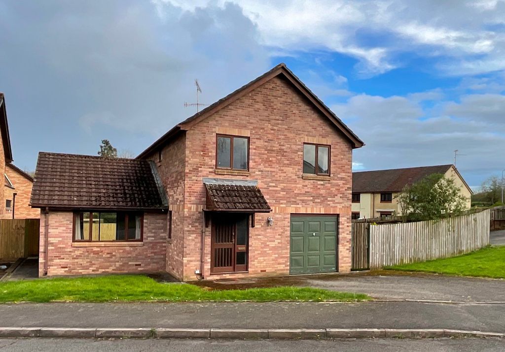 Property photo 1 of 10