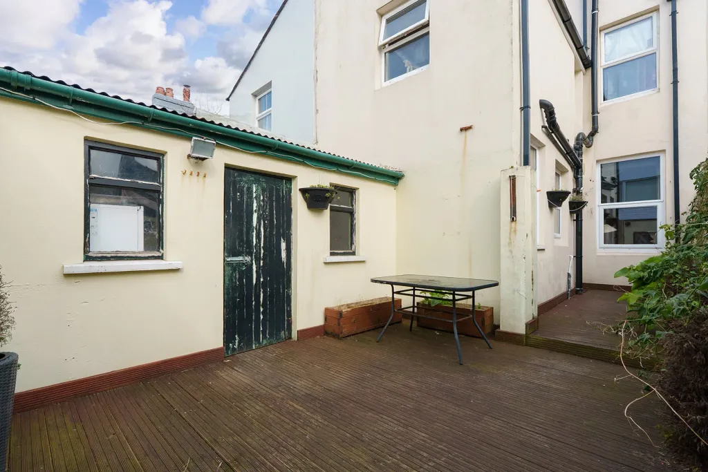 Property photo 2 of 18