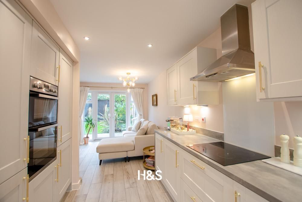 Property photo 2 of 14 7 Acer Drive - Kitchen2.Jpg