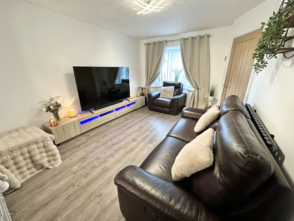 Property photo 2 of 24