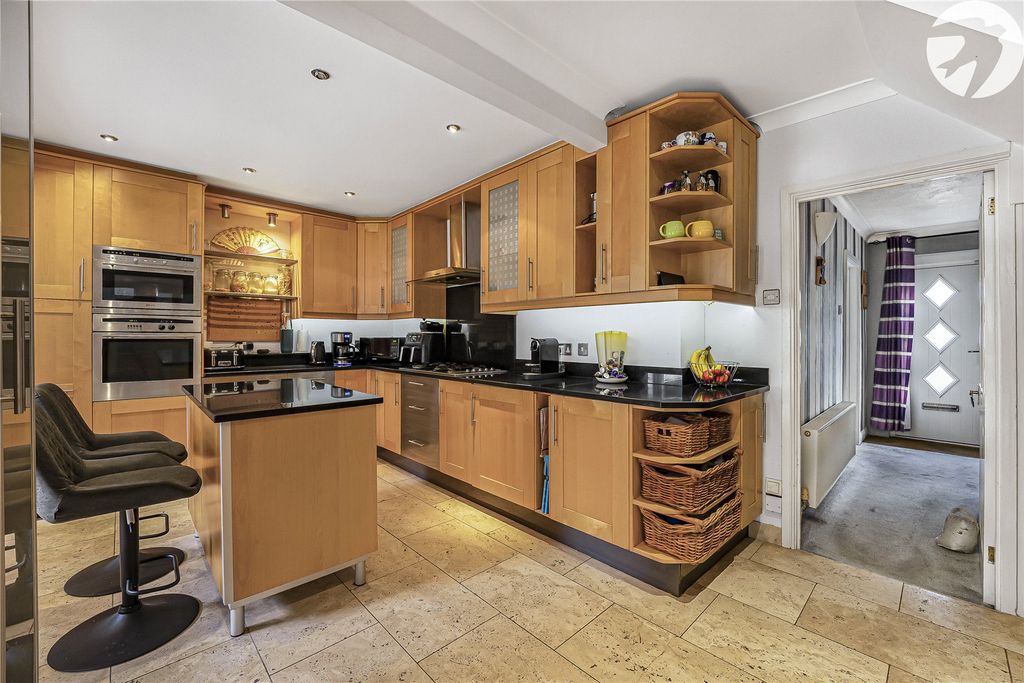 Property photo 3 of 23 Kitchen Area