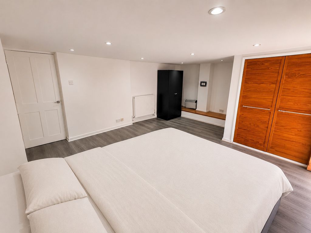 Property photo 2 of 9 Gallery