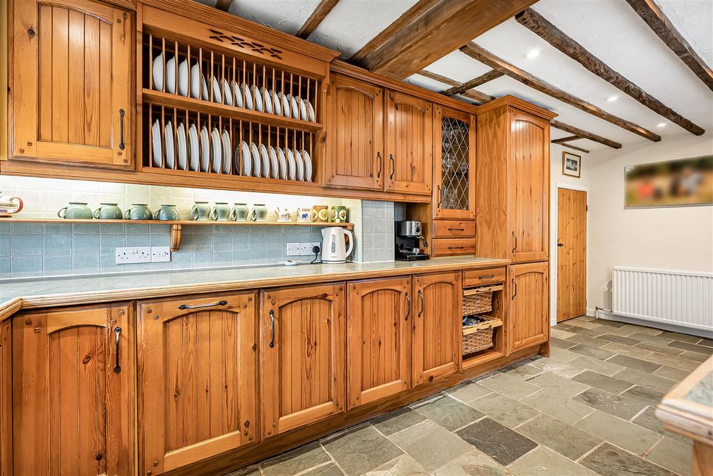 Property photo 3 of 25 6_77038.Jpg