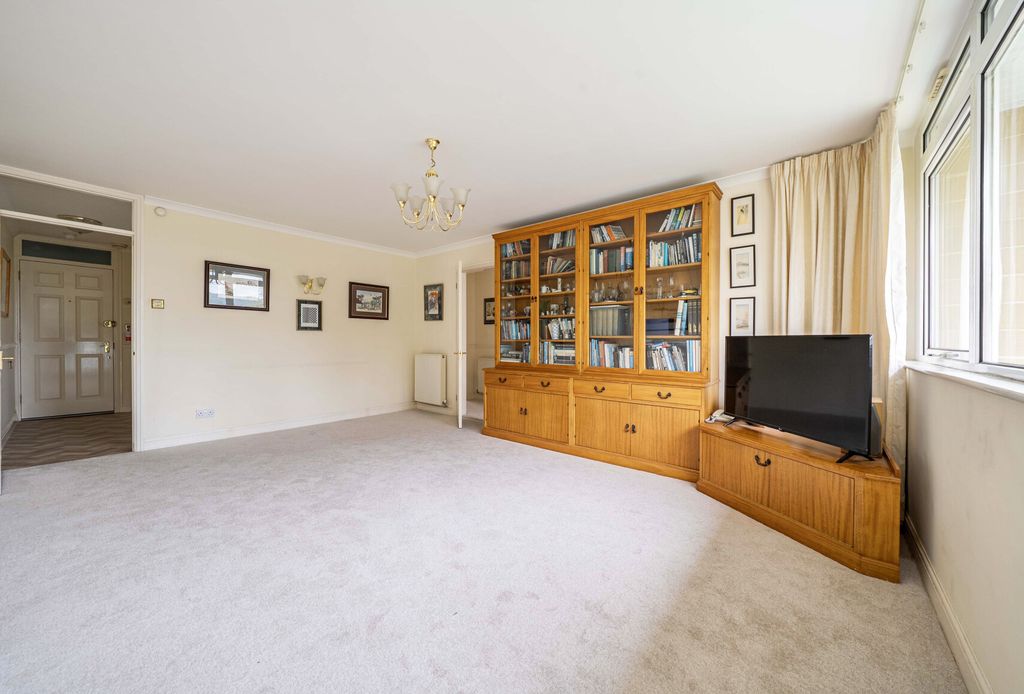 Property photo 3 of 11 Sitting Room