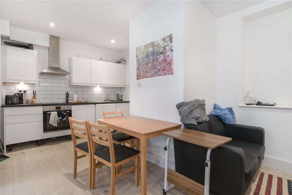 Property photo 2 of 12 Reception/Kitchen
