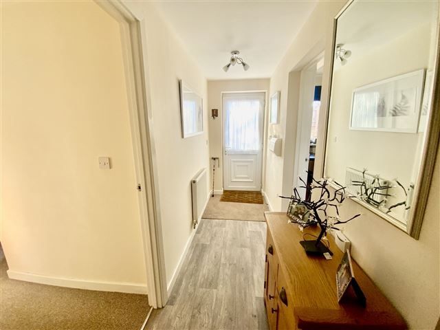 Property photo 2 of 18 Hallway