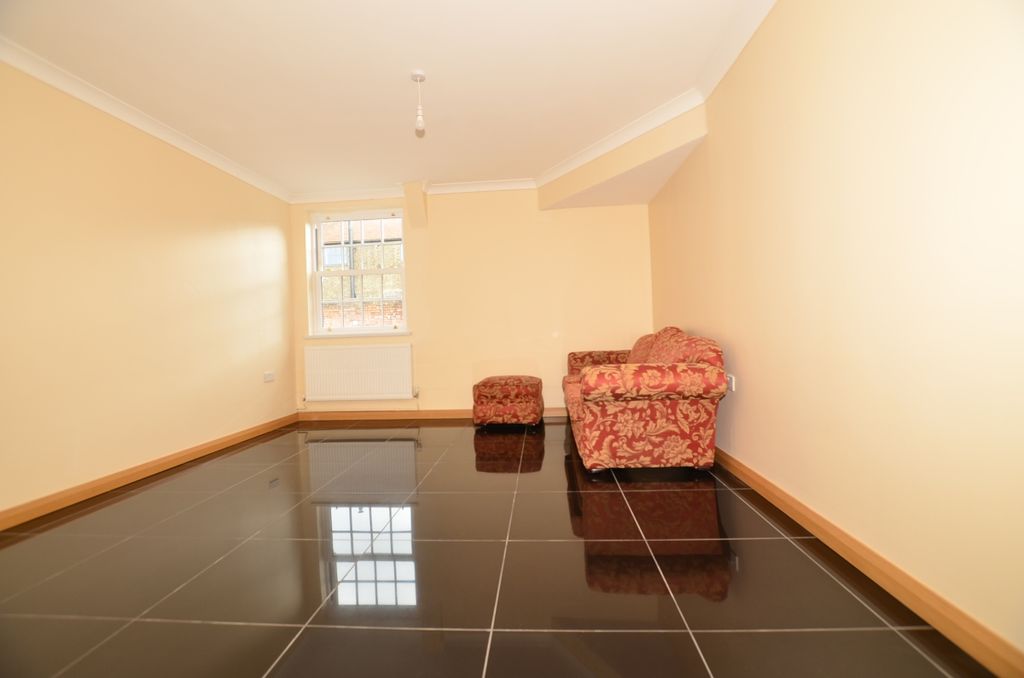 Property photo 3 of 6 Lounge