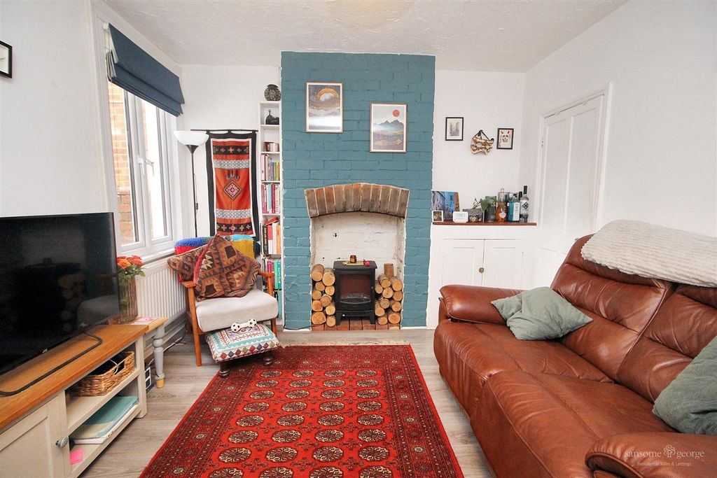 Property photo 2 of 23 Living Room