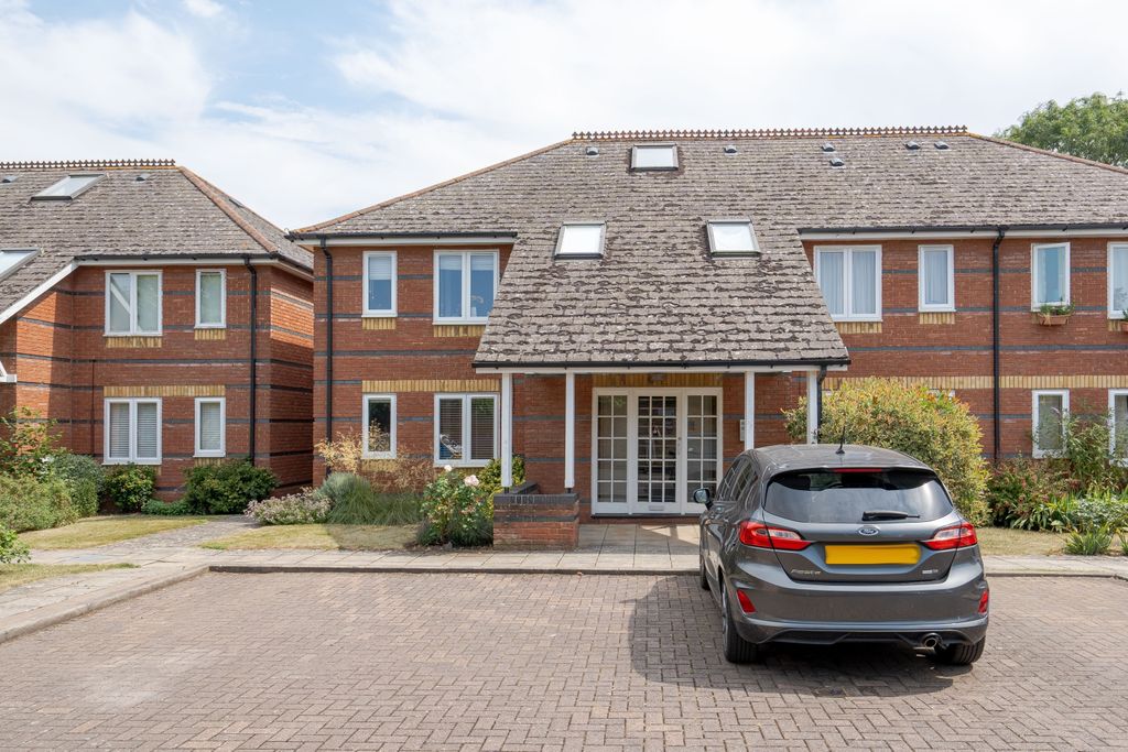Property photo 1 of 13 External