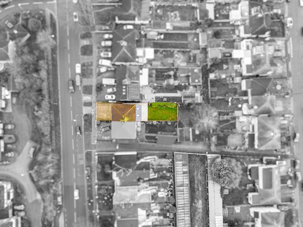 Property photo 2 of 25