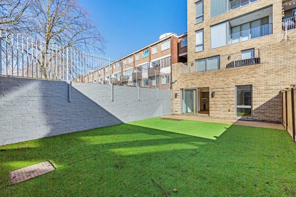 Property photo 2 of 26